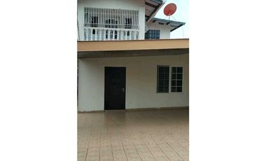 VENTA DE CASA EN DAVID TERRONAL 7R  CERCADA
