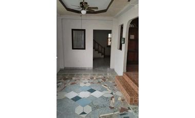 VENTA DE CASA EN DAVID TERRONAL 7R  CERCADA