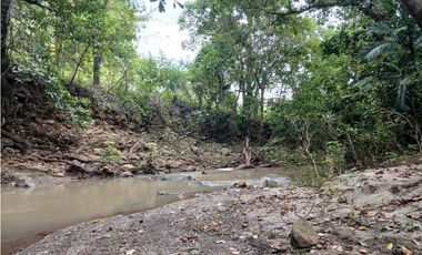 SAN JOSE / SAN CARLOS / 30000 M / COLINDA CON RIO / NEGOCIABLE AG