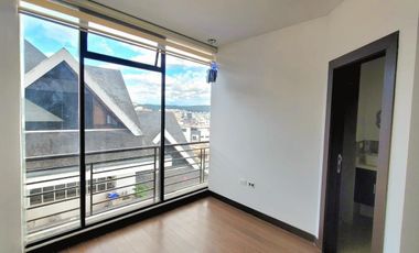 VENTA DEPARTAMENTO 3 DORMITORIOS CON VISTA PANORÁMICA, Quito Tenis. G.B.