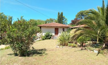 Gesell - Venta Amplio Chalet 5 amb + Casa 2 amb zona residencial ,