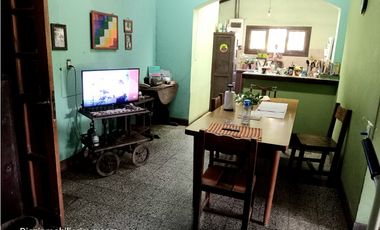 Gesell - Venta Amplio Chalet 5 amb + Casa 2 amb zona residencial ,