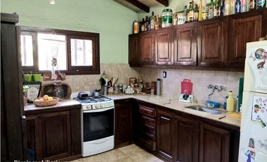 Gesell - Venta Amplio Chalet 5 amb + Casa 2 amb zona residencial ,