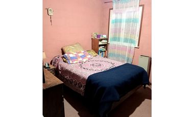 Gesell - Venta Amplio Chalet 5 amb + Casa 2 amb zona residencial ,