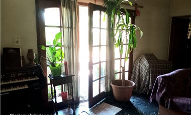 Gesell - Venta Amplio Chalet 5 amb + Casa 2 amb zona residencial ,