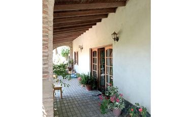 Gesell - Venta Amplio Chalet 5 amb + Casa 2 amb zona residencial ,