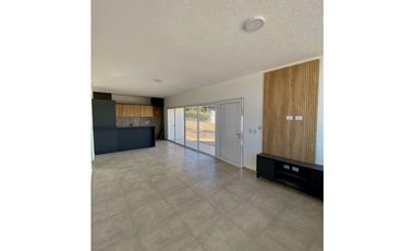 SE VENDE CASA DE DOS DORMITORIOS ZONA PEKOS ULTIMA UNIDAD