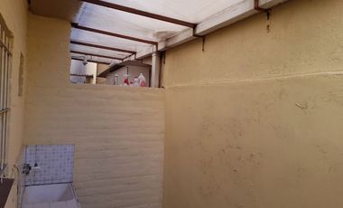 Departamento Tipo Casa en alquiler en Lanus Oeste