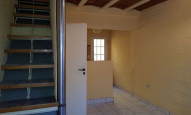Departamento Tipo Casa en alquiler en Lanus Oeste