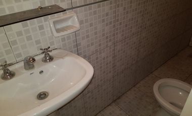 Departamento Tipo Casa en alquiler en Lanus Oeste
