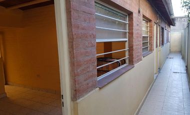 Departamento Tipo Casa en alquiler en Lanus Oeste