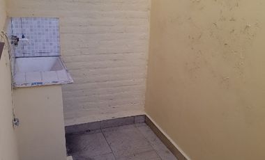 Departamento Tipo Casa en alquiler en Lanus Oeste