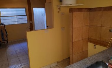 Departamento Tipo Casa en alquiler en Lanus Oeste