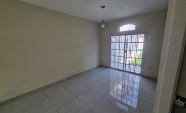 Casa en alquiler en Lanus Oeste