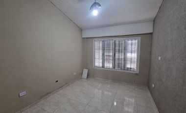 Casa en alquiler en Lanus Oeste