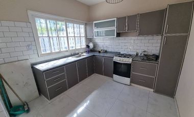 Casa en alquiler en Lanus Oeste