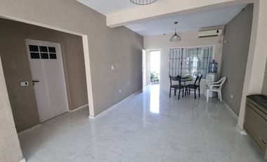 Casa en alquiler en Lanus Oeste