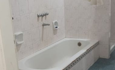 Casa PH en alquiler en Bernal Oeste