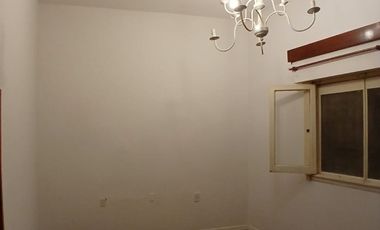 Casa PH en alquiler en Bernal Oeste