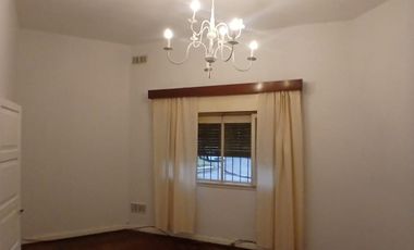 Casa PH en alquiler en Bernal Oeste