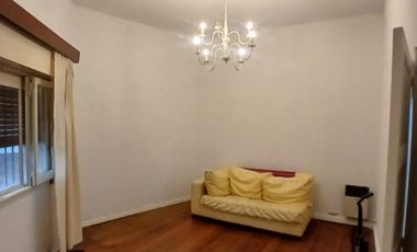 Casa PH en alquiler en Bernal Oeste