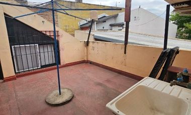 Departamento Tipo Casa en alquiler en Lanus Oeste
