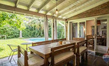 Casa en venta en el Barrio Los Olmos