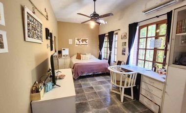 VENTA CASA 5 AMBIENTES PARQUE PISCINA TORTUGUITAS