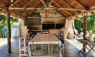 VENTA CASA 5 AMBIENTES PARQUE PISCINA TORTUGUITAS