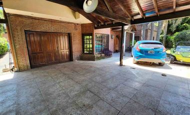 VENTA CASA 5 AMBIENTES PARQUE PISCINA TORTUGUITAS