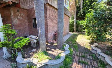 VENTA CASA 5 AMBIENTES PARQUE PISCINA TORTUGUITAS