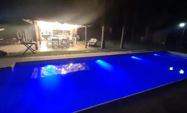 VENTA CASA 5 AMBIENTES PARQUE PISCINA TORTUGUITAS