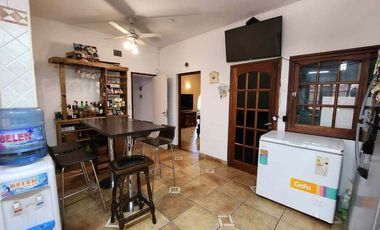 VENTA CASA 5 AMBIENTES PARQUE PISCINA TORTUGUITAS