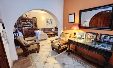 VENTA CASA 5 AMBIENTES PARQUE PISCINA TORTUGUITAS