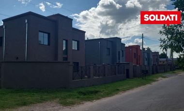 Duplex en venta en Pilar, excelente acceso