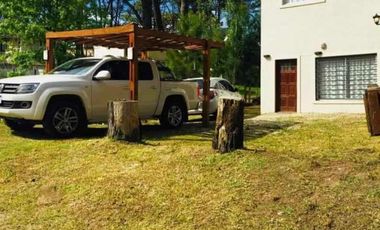 Casa en venta - 4 Dormitorios 4 Baños - 720Mts2 - Mar Azul