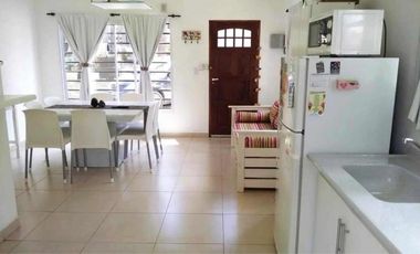 Casa en venta - 4 Dormitorios 4 Baños - 720Mts2 - Mar Azul