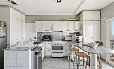 Departamento en dúplex 4 ambientes con vista al río en Vicente López