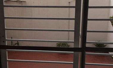 Departamento en venta - 2 Dormitorios 1 Baño - 84Mts2 - Bernal Oeste