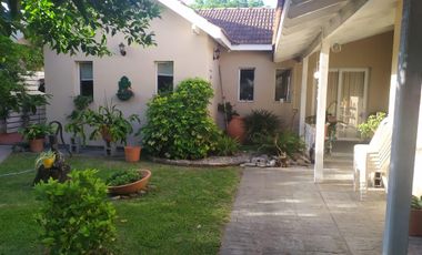 Casa en venta - 3 Dormitorios 2 Baños - Cochera - 680mts2 - San Miguel Del Monte