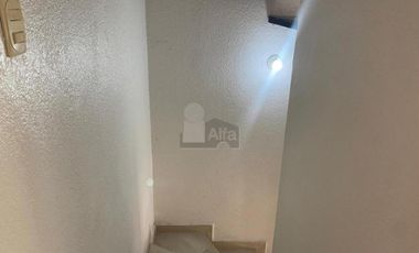 Casa en venta, 4 recámaras, 1.5 baños, cocina, sala comedor, área de lavado, portón eléctrico