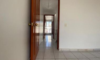 Casa en venta, 4 recámaras, 1.5 baños, cocina, sala comedor, área de lavado, portón eléctrico