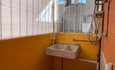 Casa en venta, 4 recámaras, 1.5 baños, cocina, sala comedor, área de lavado, portón eléctrico