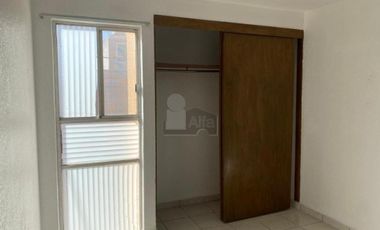 Casa en venta, 4 recámaras, 1.5 baños, cocina, sala comedor, área de lavado, portón eléctrico