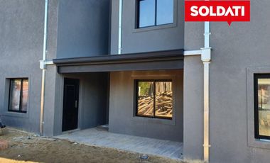 Duplex 3 ambientes a estrenar, en venta en Pilar, excelente acceso, sin expensas.