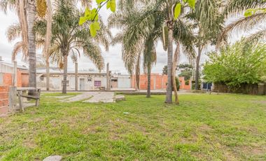 Venta Terreno Triple Frente en Castelar - Toma Permuta - Ideal inversor