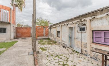 Venta Terreno Triple Frente en Castelar - Toma Permuta - Ideal inversor