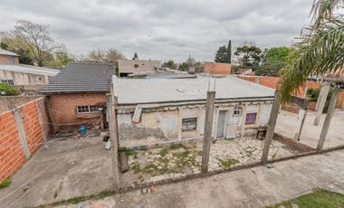 Venta Terreno Triple Frente en Castelar - Toma Permuta - Ideal inversor