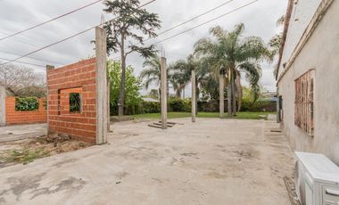 Venta Terreno Triple Frente en Castelar - Toma Permuta - Ideal inversor