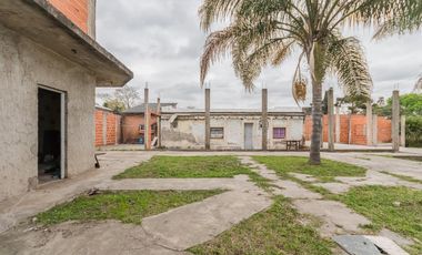 Venta Terreno Triple Frente en Castelar - Toma Permuta - Ideal inversor